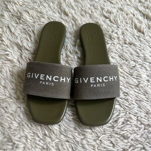 Givenchy 4G Sandals in Dark Khaki size 5.5